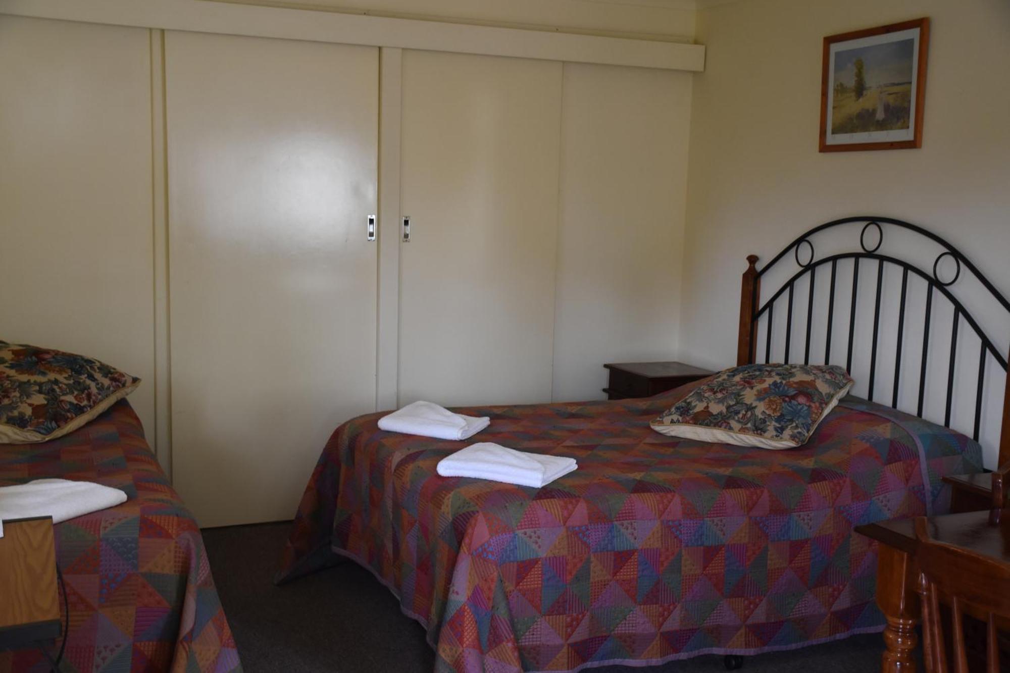 Mount Barker Valley Views Motel & Chalets, Western Australia Room photo