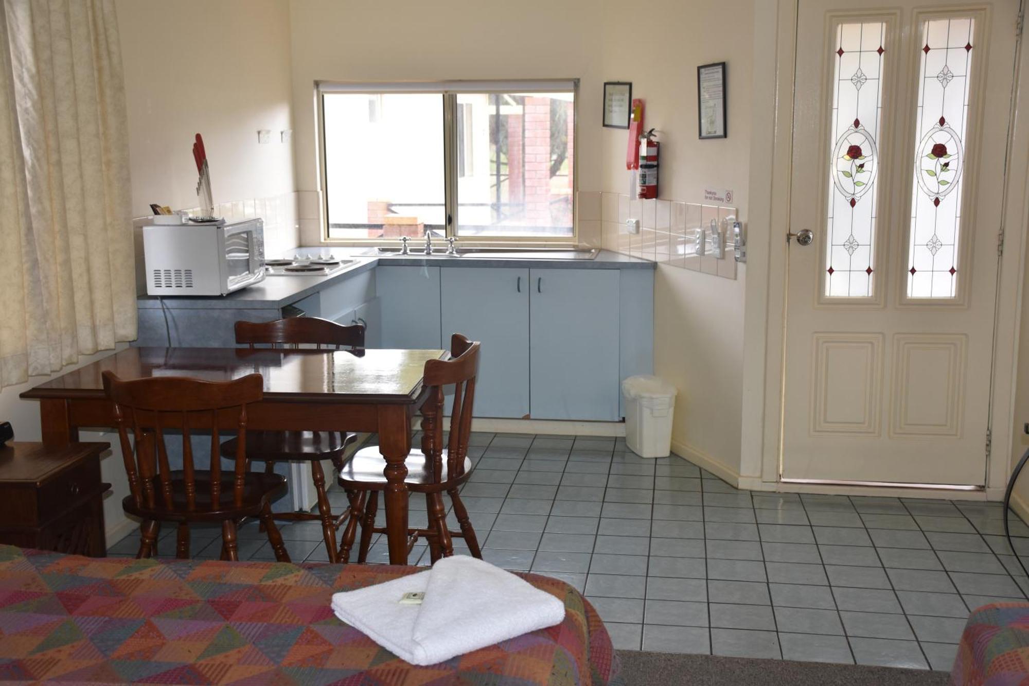 Mount Barker Valley Views Motel & Chalets, Western Australia Room photo