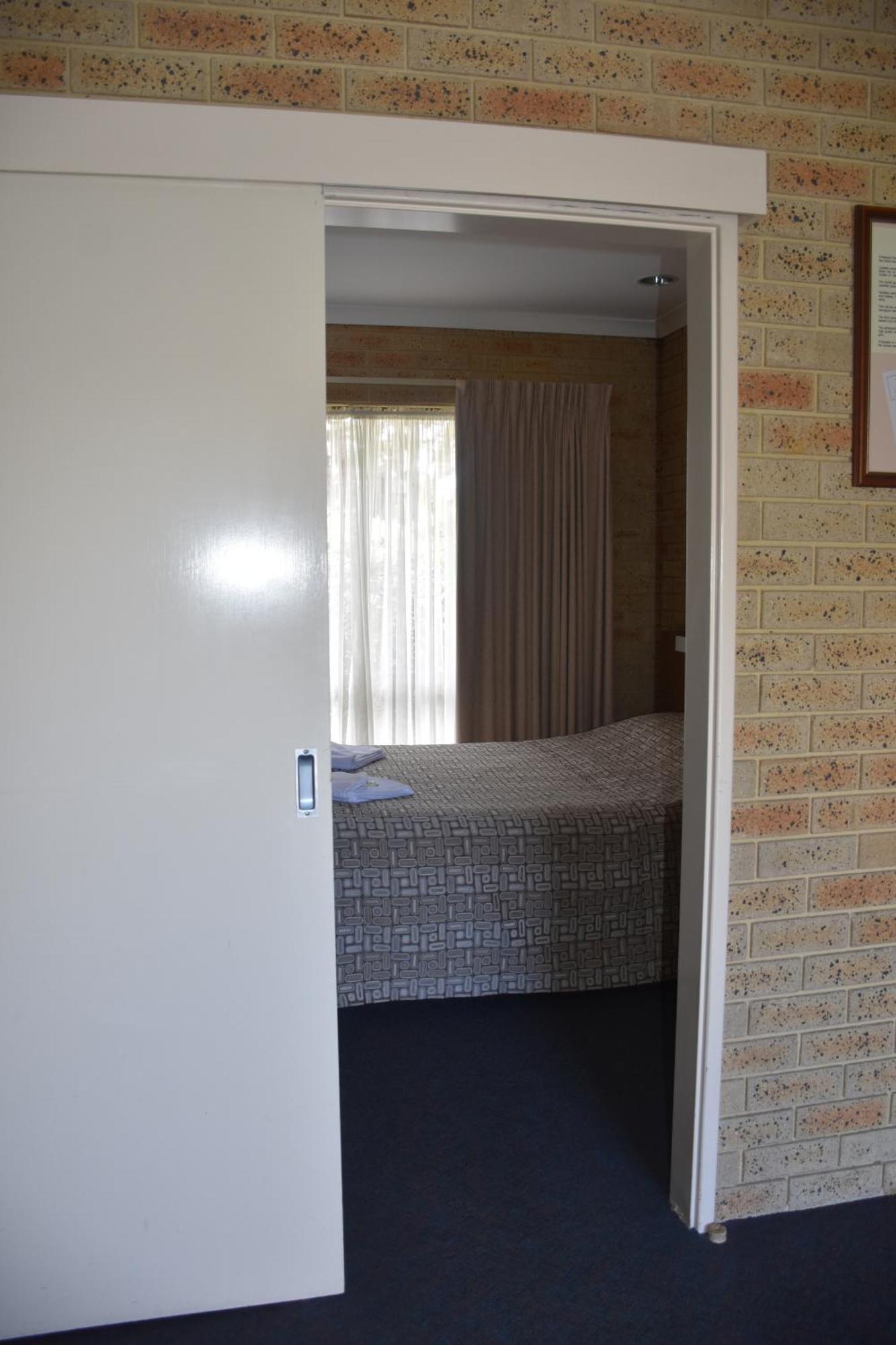 Mount Barker Valley Views Motel & Chalets, Western Australia Room photo