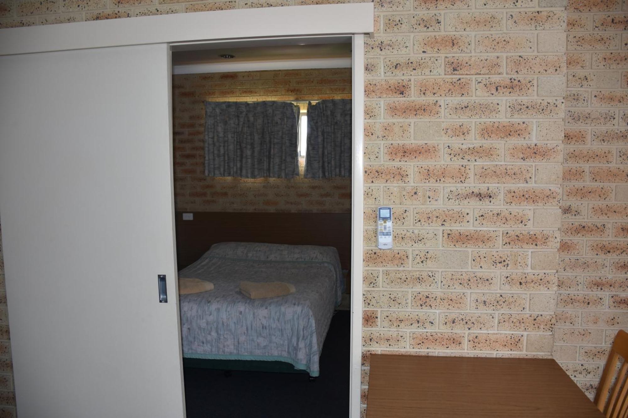 Mount Barker Valley Views Motel & Chalets, Western Australia Room photo