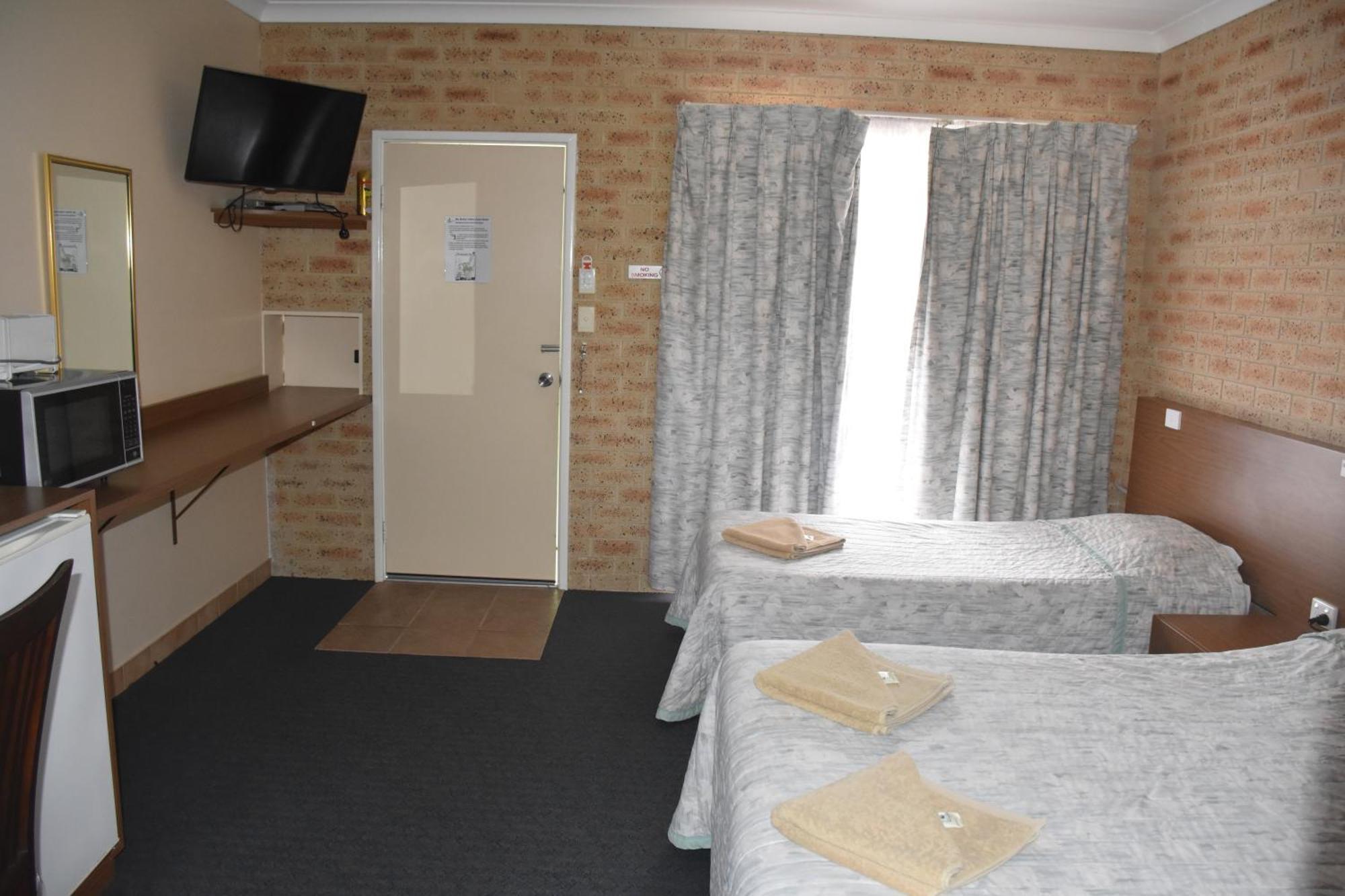 Mount Barker Valley Views Motel & Chalets, Western Australia Room photo