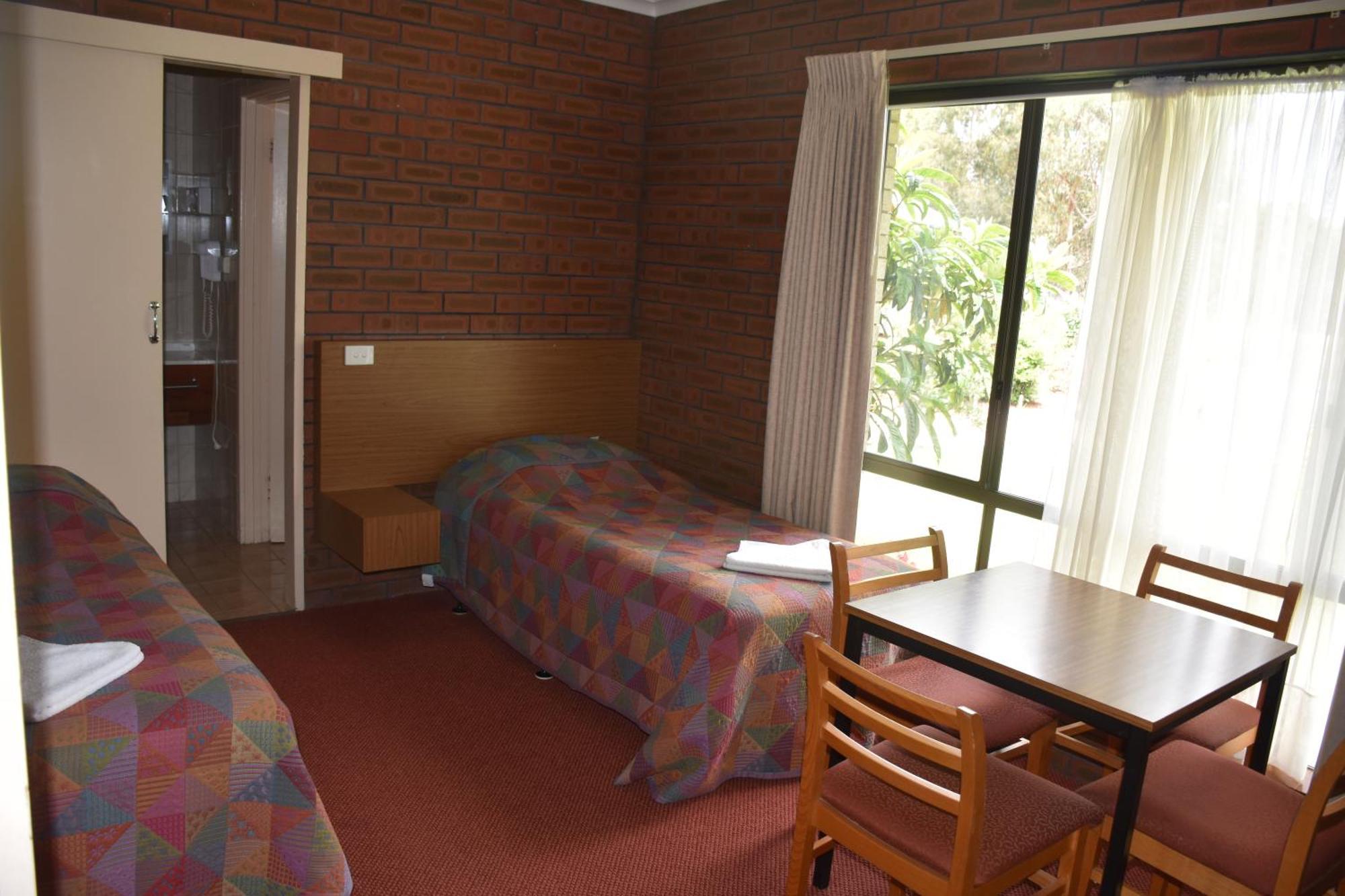 Mount Barker Valley Views Motel & Chalets, Western Australia Room photo