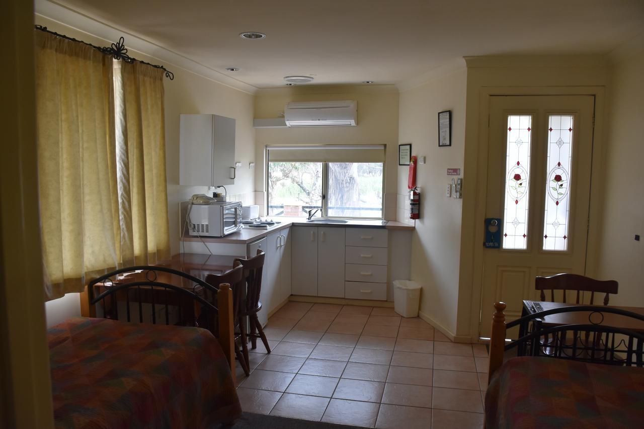 Mount Barker Valley Views Motel & Chalets, Western Australia Exterior photo