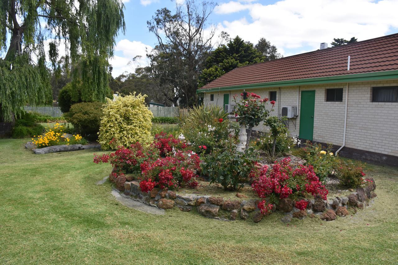 Mount Barker Valley Views Motel & Chalets, Western Australia Exterior photo